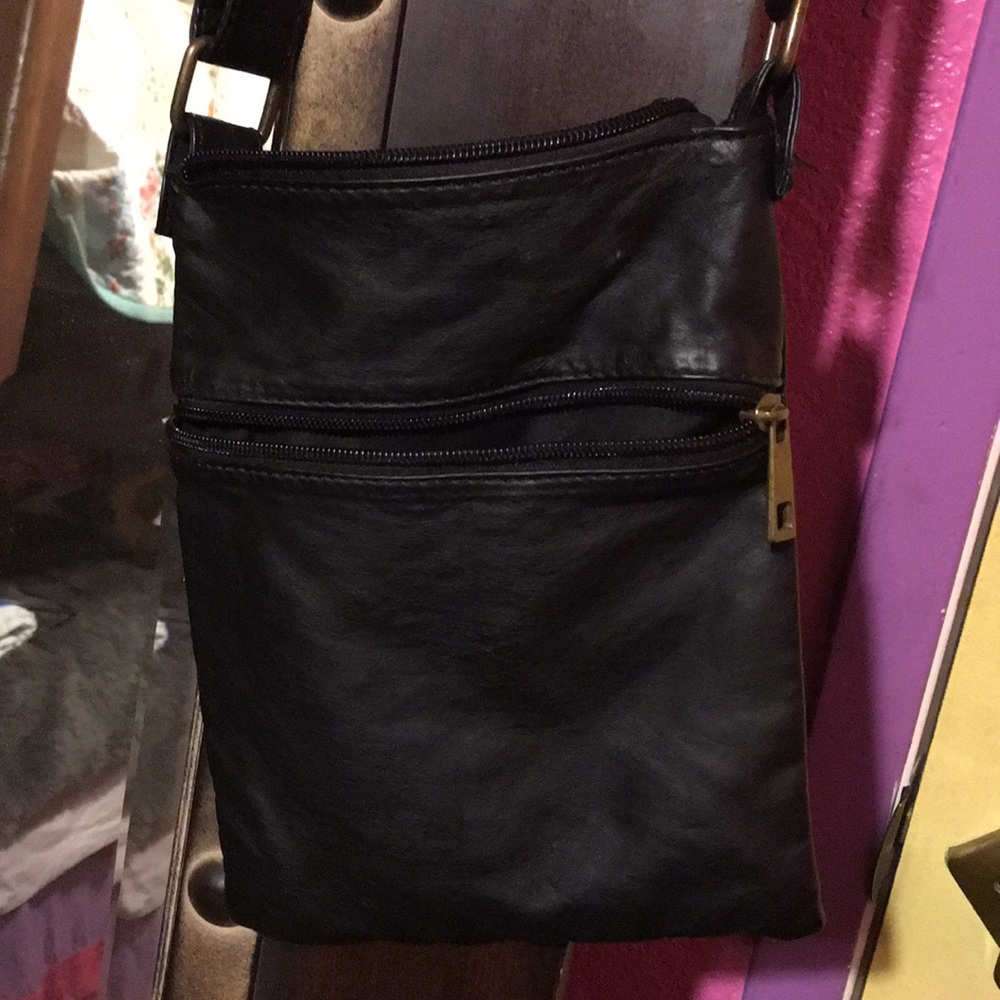 Small crossbody faux leather purse.